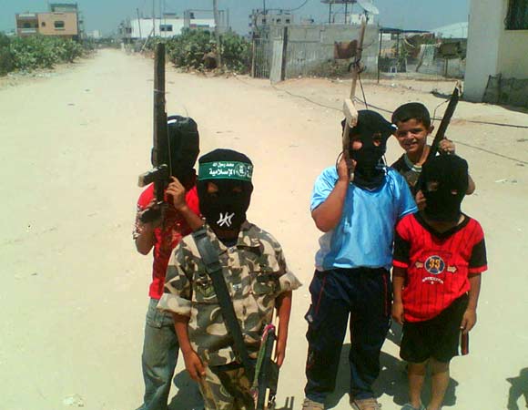 Gaza jids with toy guns