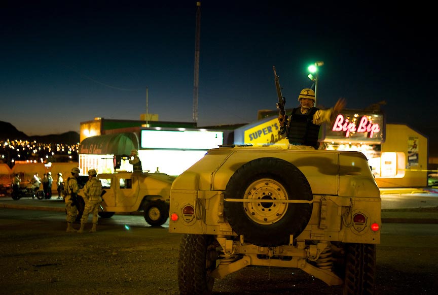 Juárez: Army halting vehicles; © Julián Cardona
