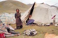 Mt Kailash: Mother and child in tent home